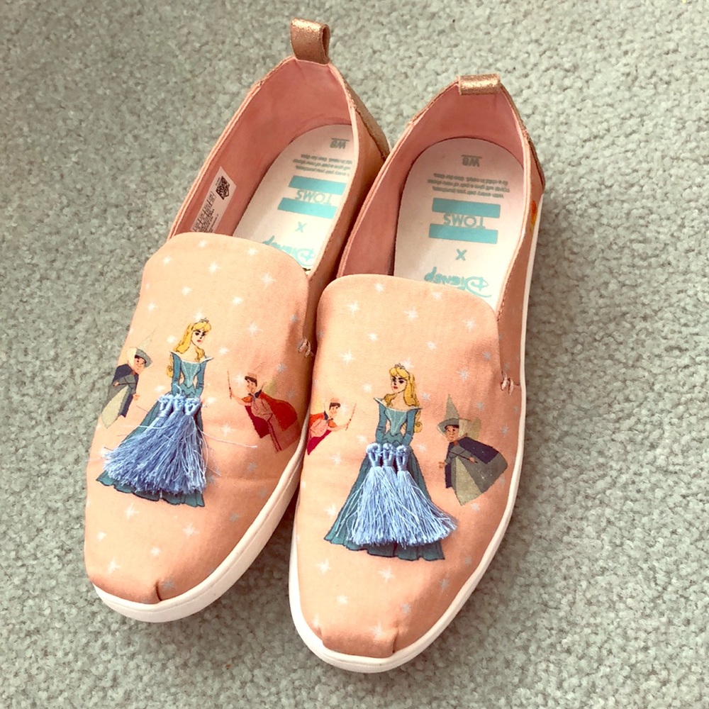 TOMS Rare Sleeping Beauty Canvas Shoes